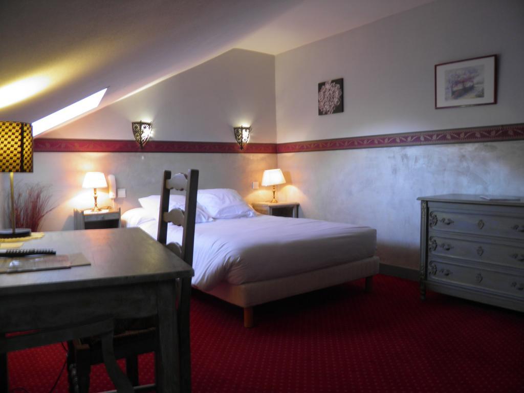 Hotel Le Relais De Montignac Esterno foto
