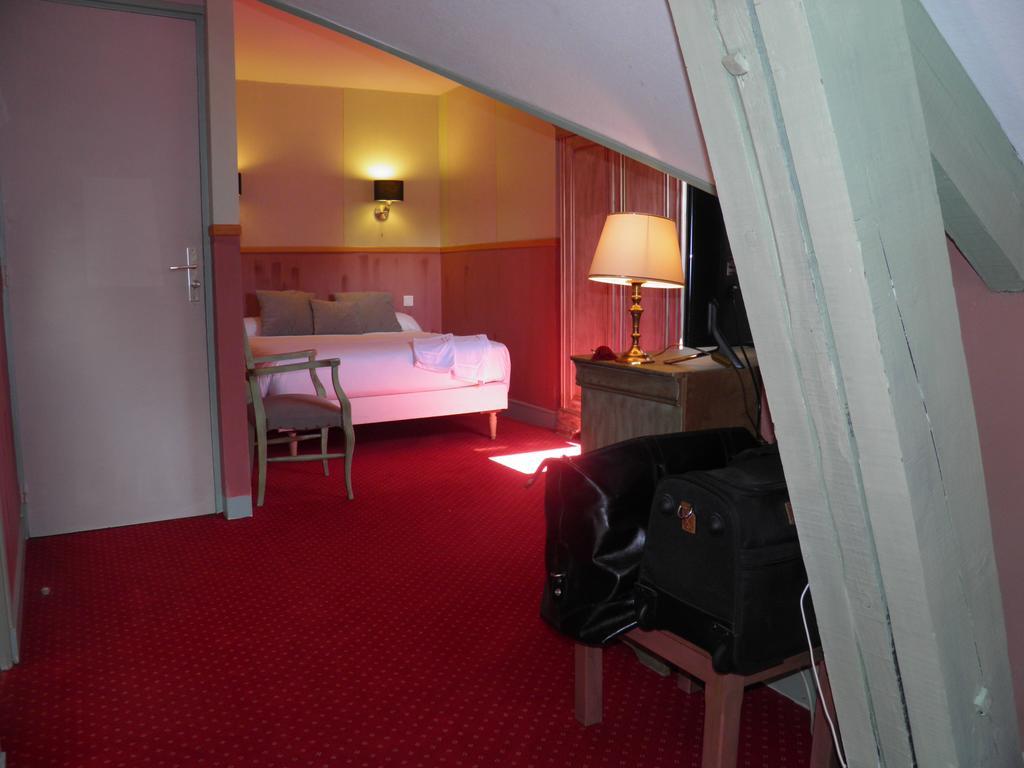 Hotel Le Relais De Montignac Esterno foto