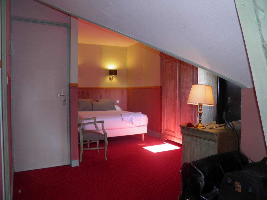 Hotel Le Relais De Montignac Esterno foto