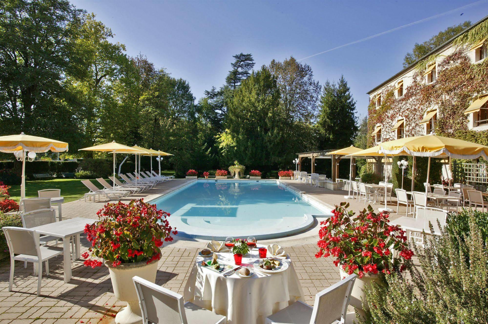 Hotel Le Relais De Montignac Esterno foto